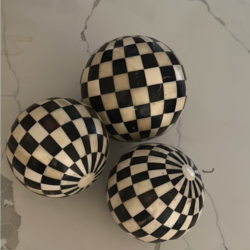 MacKenzie-Child’s inspired set /3 Sphere’s